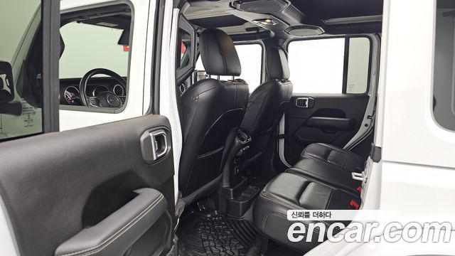 Jeep Wrangler 2019 — photo 12