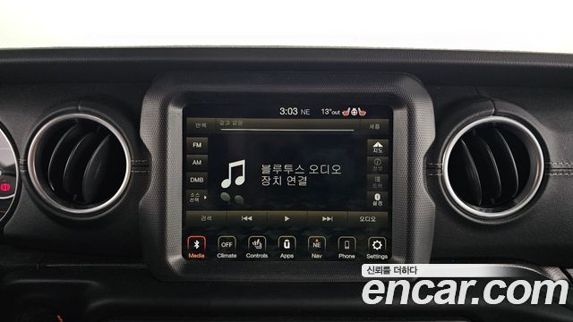Jeep Wrangler 2019 — photo 16