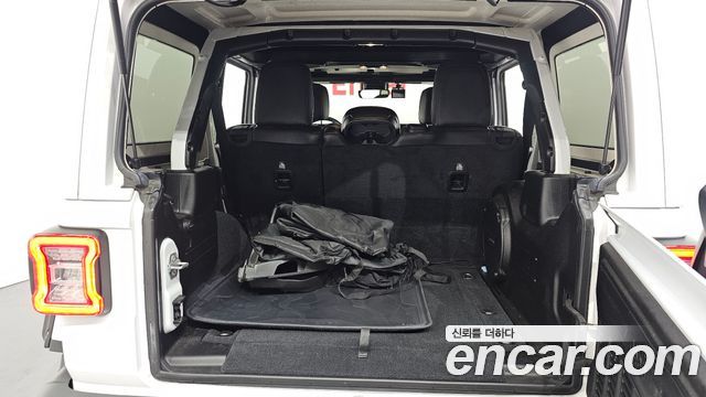 Jeep Wrangler 2019 — photo 20