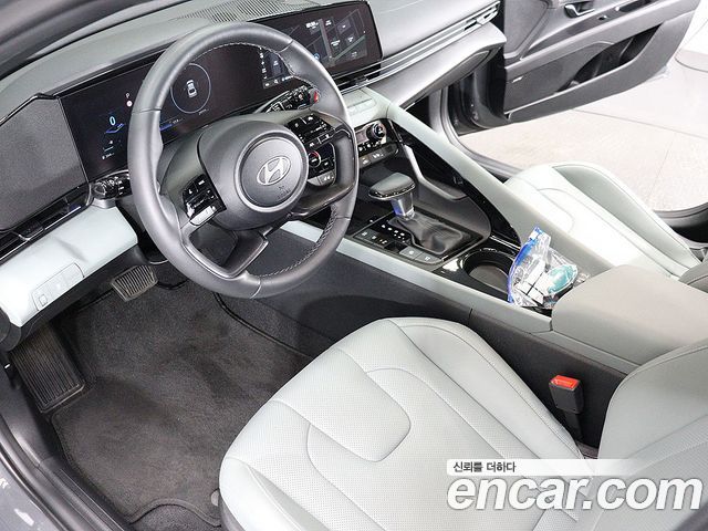 Hyundai AVANTE 2025 — photo 12