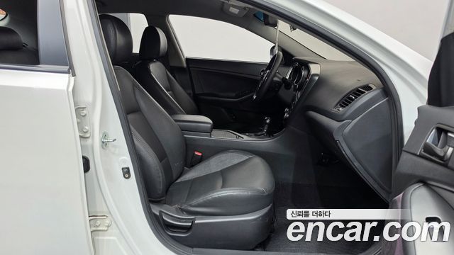 Kia K5 2015 — photo 11