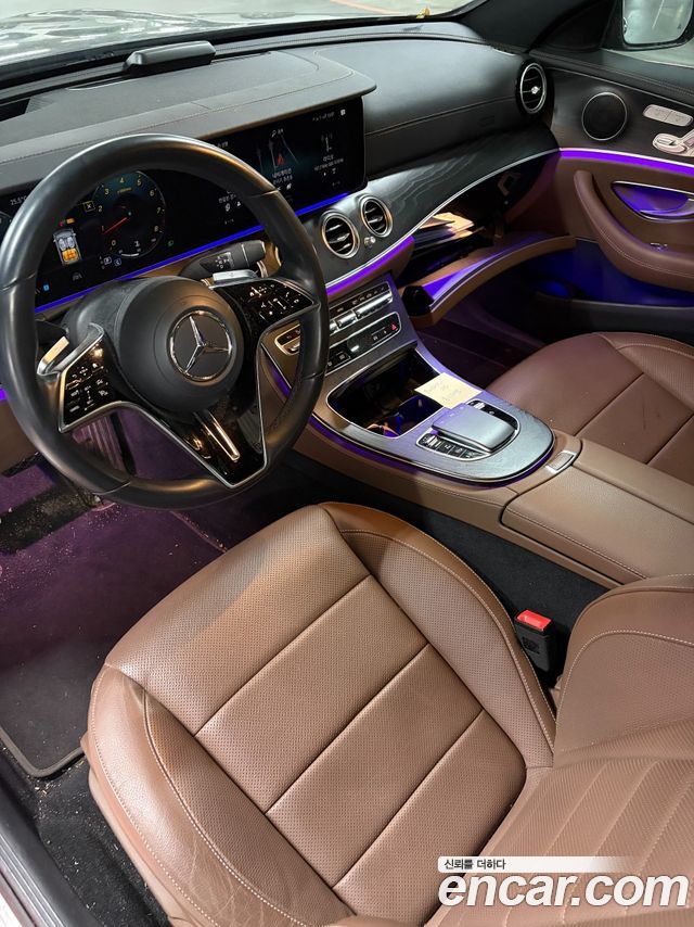 Mercedes-Benz E-Class 2023 — photo 7