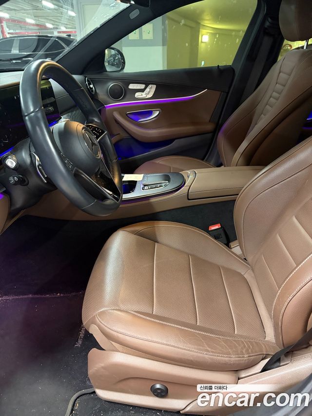 Mercedes-Benz E-Class 2023 — photo 8