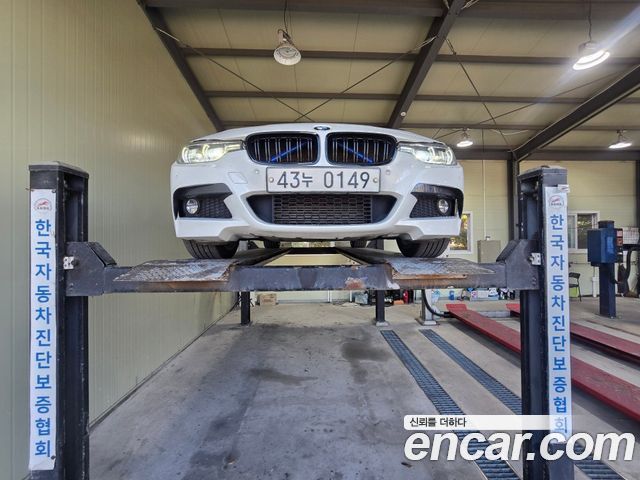 BMW 3-Series 2017 — photo 1