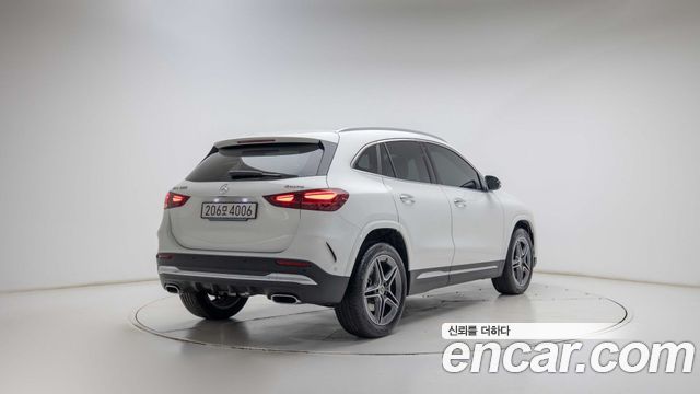 Mercedes-Benz GLA-Class 2026 — photo 2