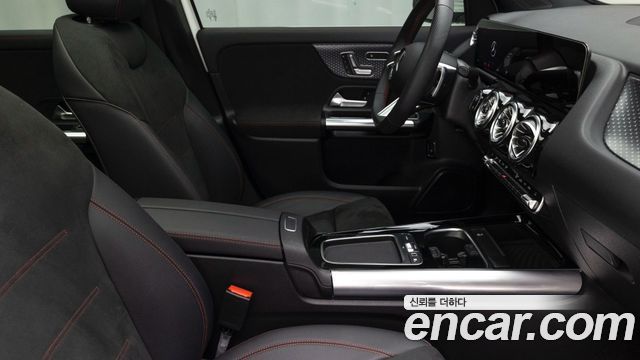 Mercedes-Benz GLA-Class 2026 — photo 9