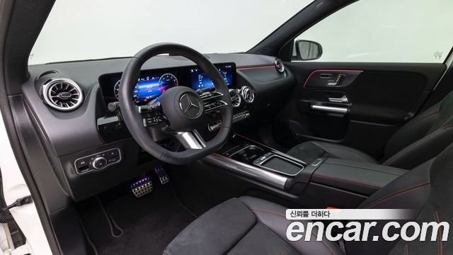 Mercedes-Benz GLA-Class 2026 — photo 13