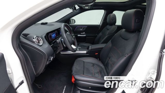 Mercedes-Benz GLA-Class 2026 — photo 14