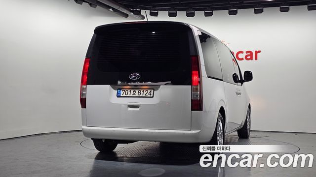 Hyundai Staria 2023 — photo 4