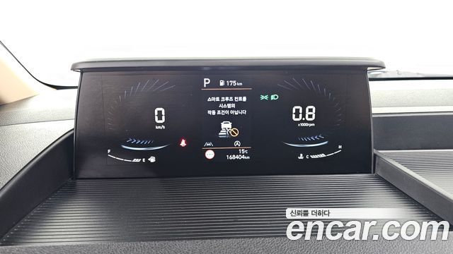 Hyundai Staria 2023 — photo 11