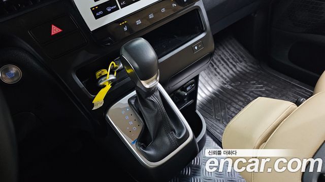 Hyundai Staria 2023 — photo 12