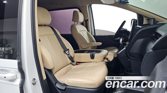 Hyundai Staria 2023 — photo 17
