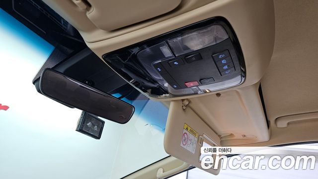 Hyundai Staria 2023 — photo 25