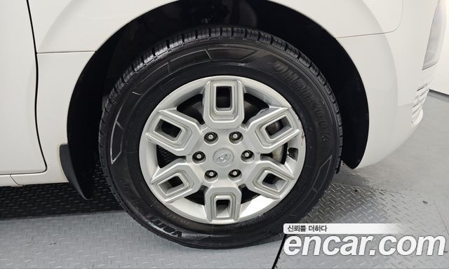 Hyundai Staria 2023 — photo 7
