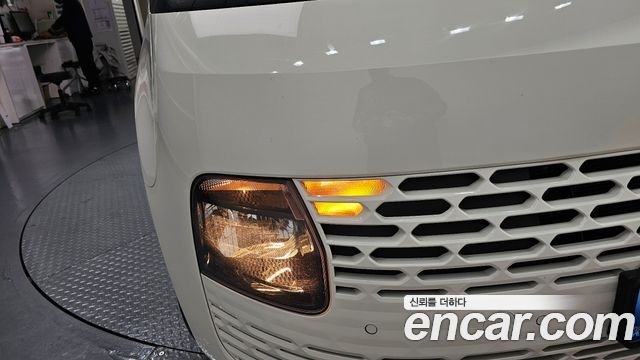 Hyundai Staria 2023 — photo 8
