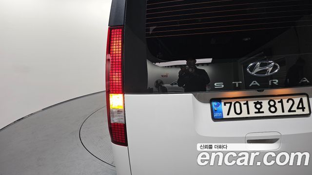 Hyundai Staria 2023 — photo 9
