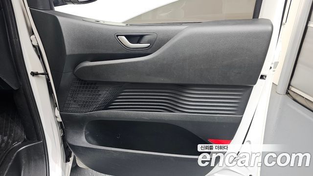 Hyundai Staria 2023 — photo 14