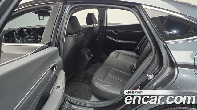Hyundai Sonata 2023 — photo 17