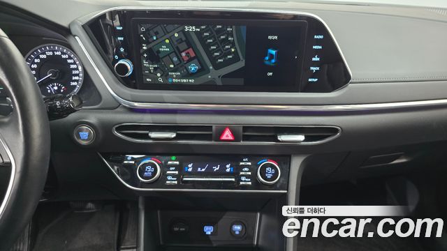 Hyundai Sonata 2023 — photo 18