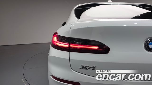 BMW X4 2022 — photo 9