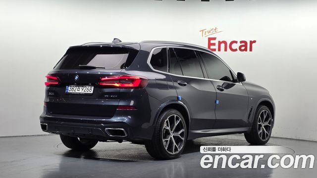 BMW X5 2022 — photo 2