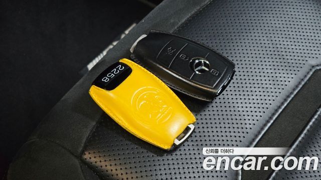 Mercedes-Benz GLE-Class 2020 — photo 23