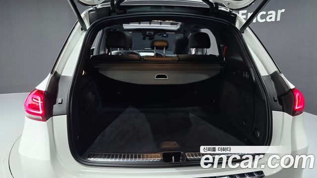 Mercedes-Benz GLE-Class 2020 — photo 25