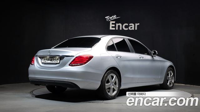 Mercedes-Benz C-Class 2017 — photo 2