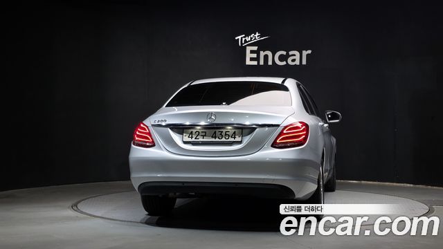 Mercedes-Benz C-Class 2017 — photo 4