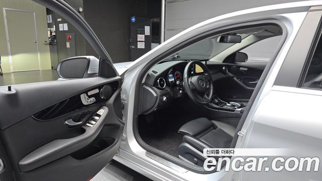 Mercedes-Benz C-Class 2017 — photo 10