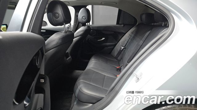 Mercedes-Benz C-Class 2017 — photo 12