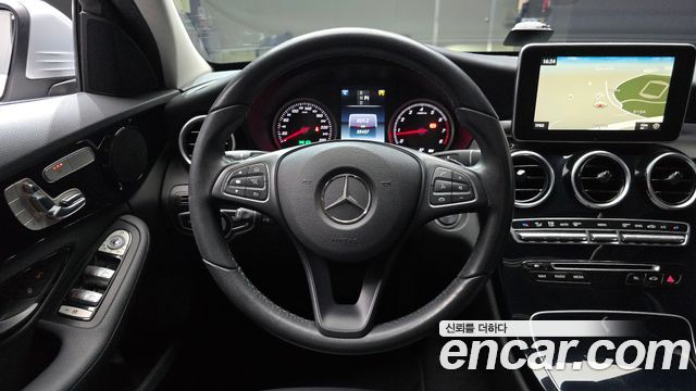 Mercedes-Benz C-Class 2017 — photo 13