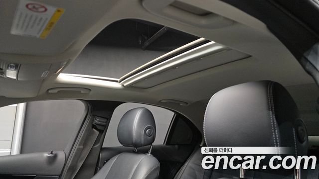 Mercedes-Benz C-Class 2017 — photo 19