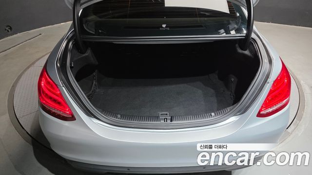 Mercedes-Benz C-Class 2017 — photo 20