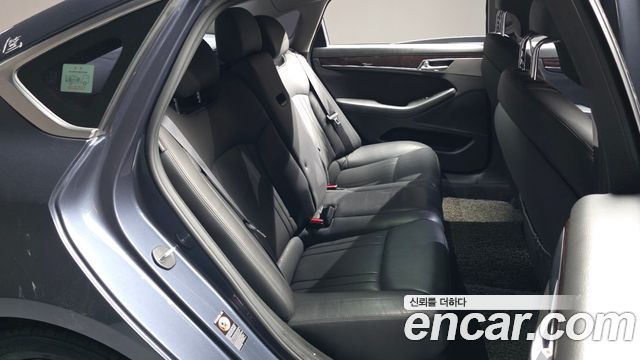 Hyundai Genesis 2016 — photo 17