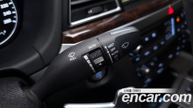 Hyundai Genesis 2016 — photo 26