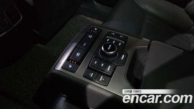 Hyundai Genesis 2016 — photo 28