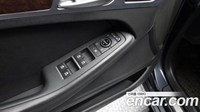 Hyundai Genesis 2016 — photo 29