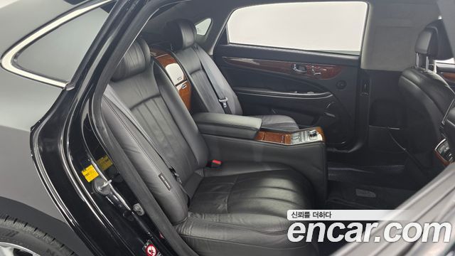 Hyundai Equus 2010 — photo 17