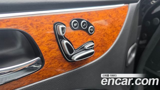 Hyundai Equus 2010 — photo 25