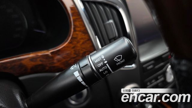 Hyundai Equus 2010 — photo 28