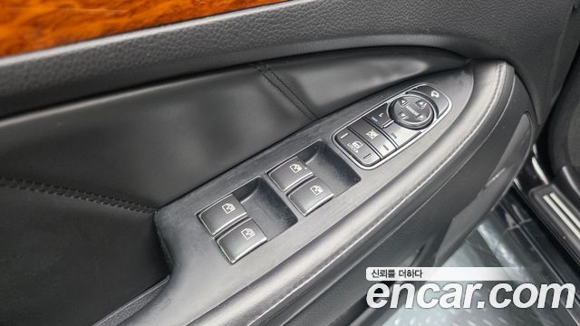 Hyundai Equus 2010 — photo 31