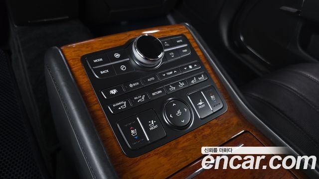 Hyundai Equus 2010 — photo 35