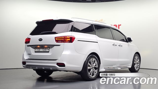 Kia Canival 2019 — photo 2