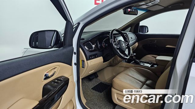 Kia Canival 2019 — photo 10