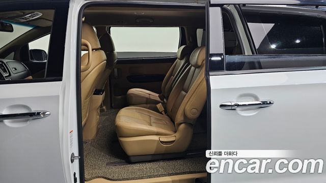 Kia Canival 2019 — photo 11