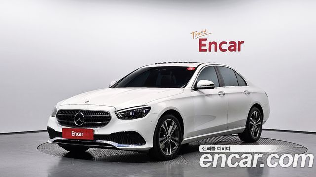 Mercedes-Benz E-Class 2022 — photo 1