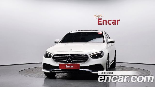 Mercedes-Benz E-Class 2022 — photo 3