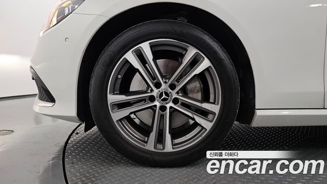 Mercedes-Benz E-Class 2022 — photo 5