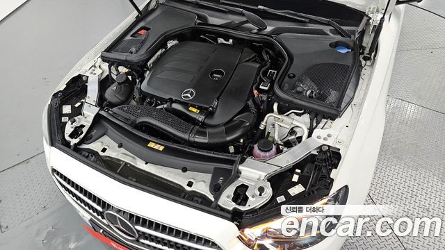 Mercedes-Benz E-Class 2022 — photo 6